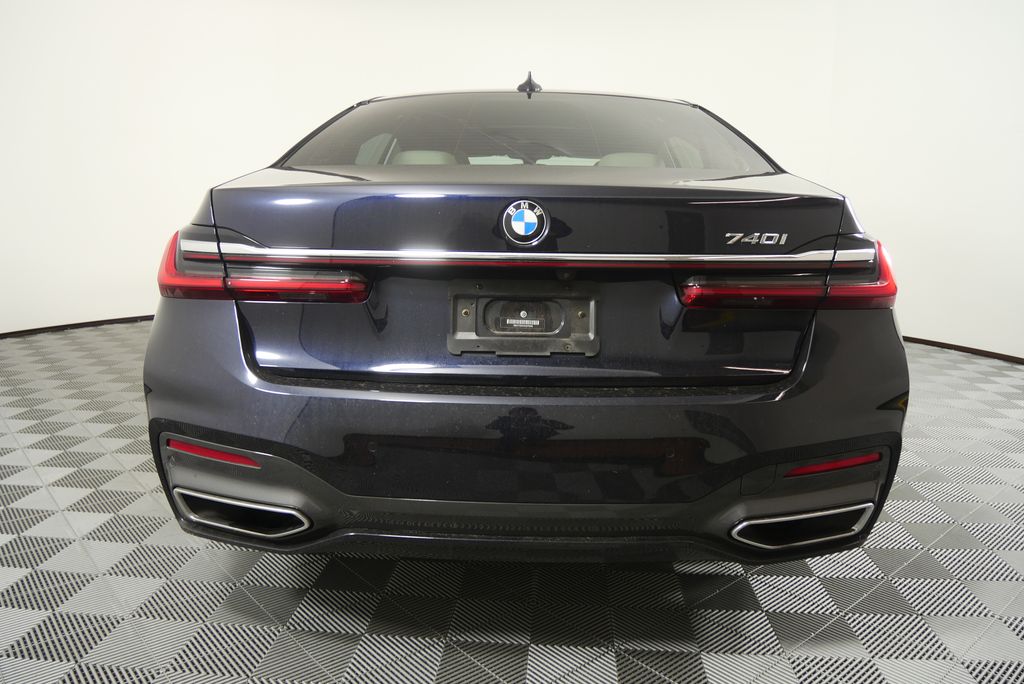 Thumbnail: 2022 BMW 7 Series - 4