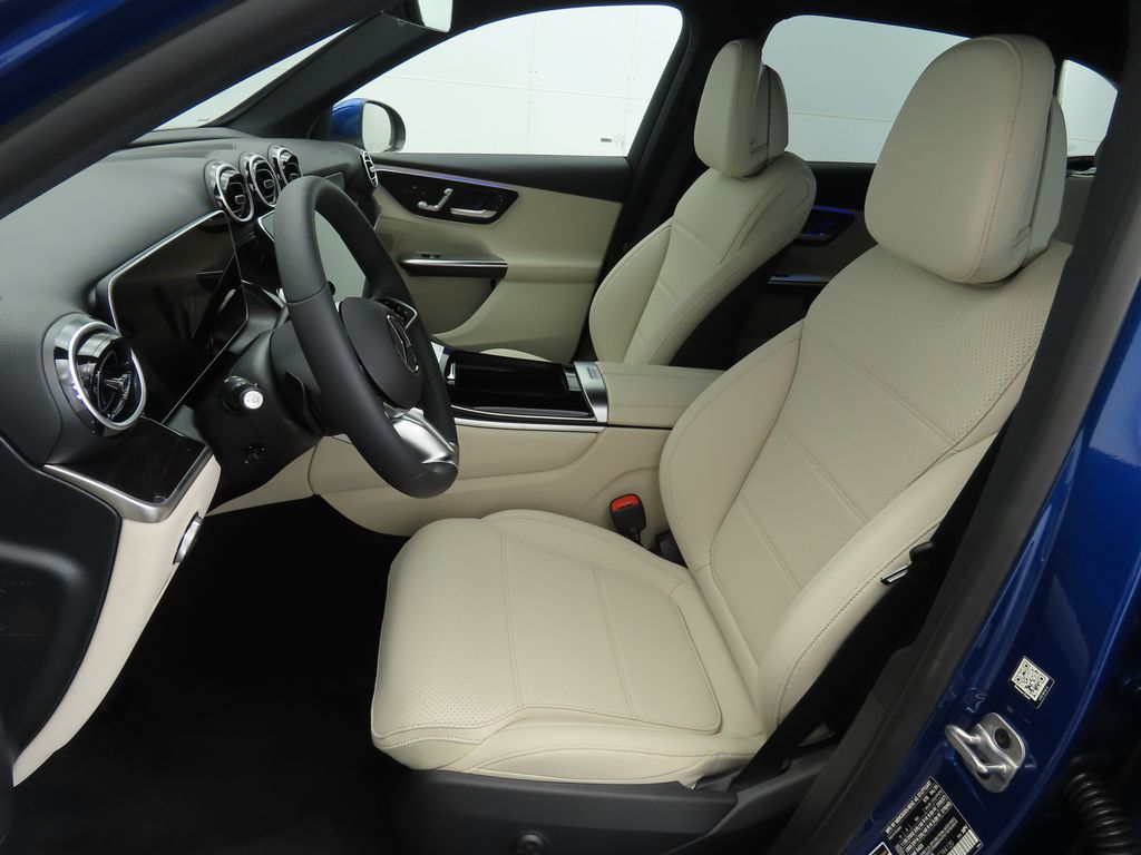 2025 Mercedes-Benz GLC 300 17