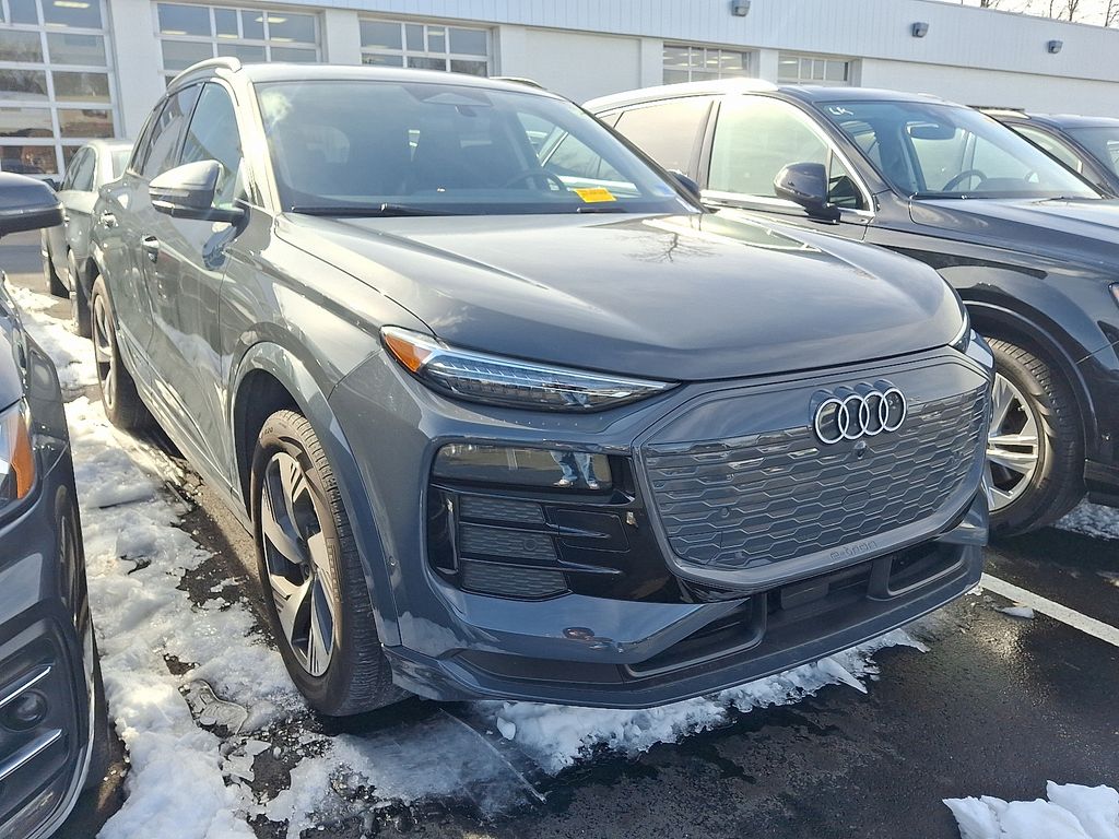 Thumbnail: 2025 Audi Q6 e-tron - 3