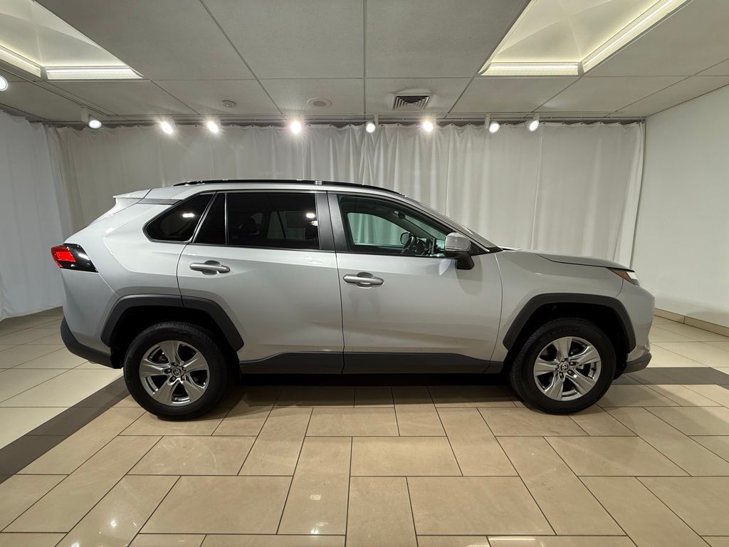 2024 Toyota RAV4 XLE 6