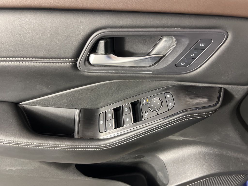 Thumbnail: 2023 Nissan Rogue - 26