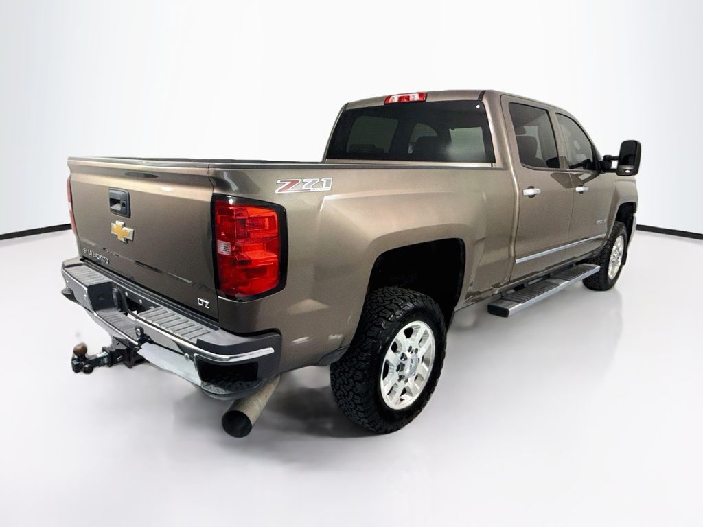 Thumbnail: 2015 Chevrolet Silverado 2500 - 5