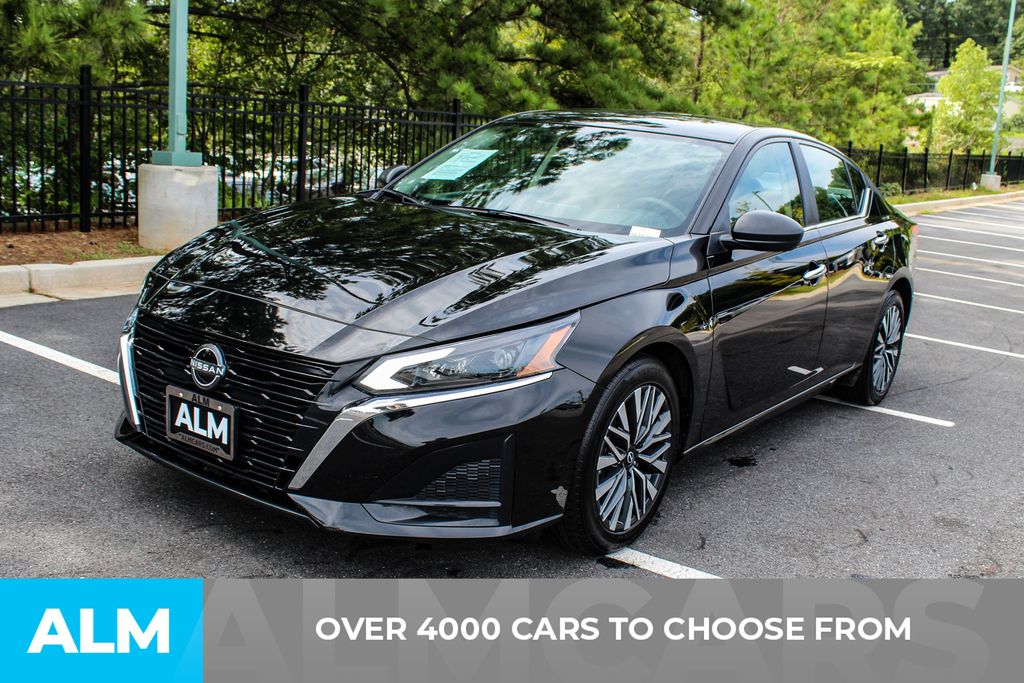 Used 2025 Black Nissan 2.5 SV image 2
