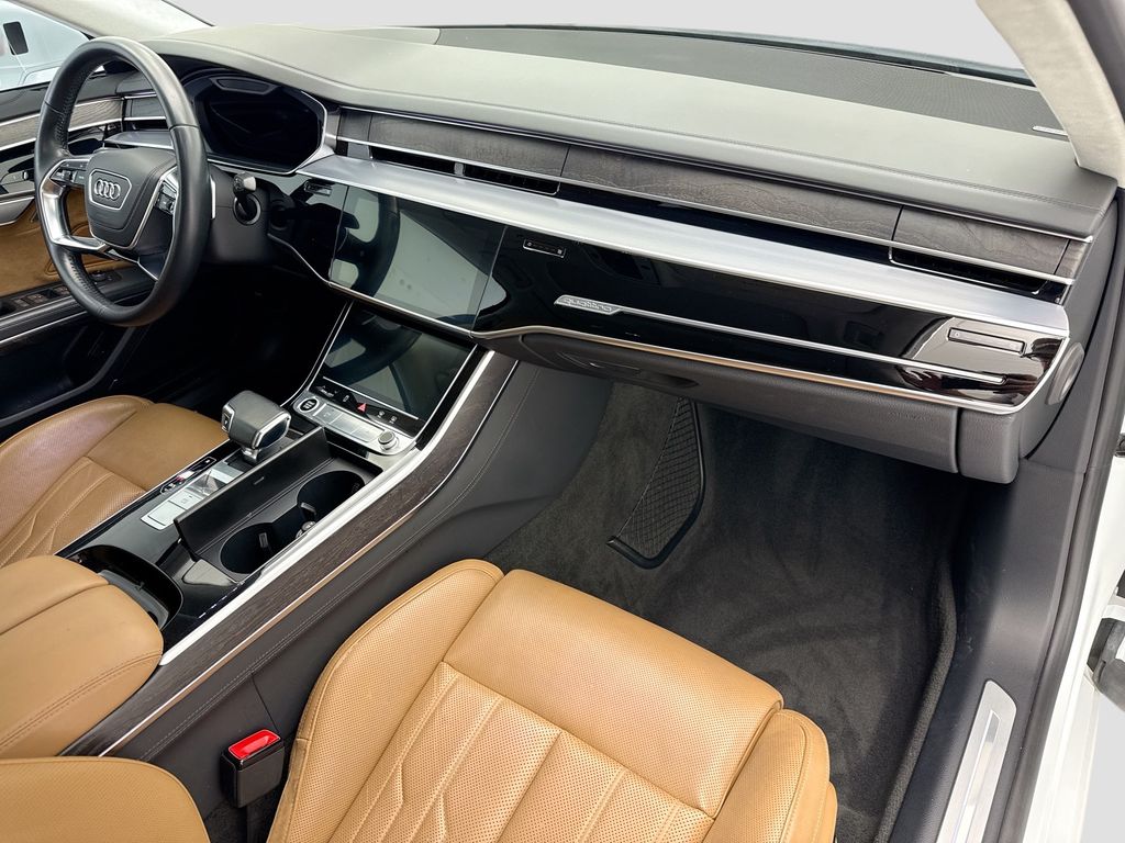 Thumbnail: 2021 Audi A8 - 16