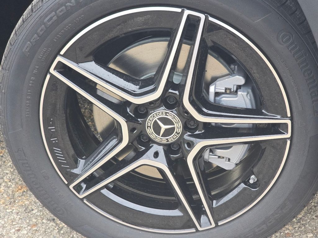 New 2026 Black Mercedes-Benz GLA 250 image 9