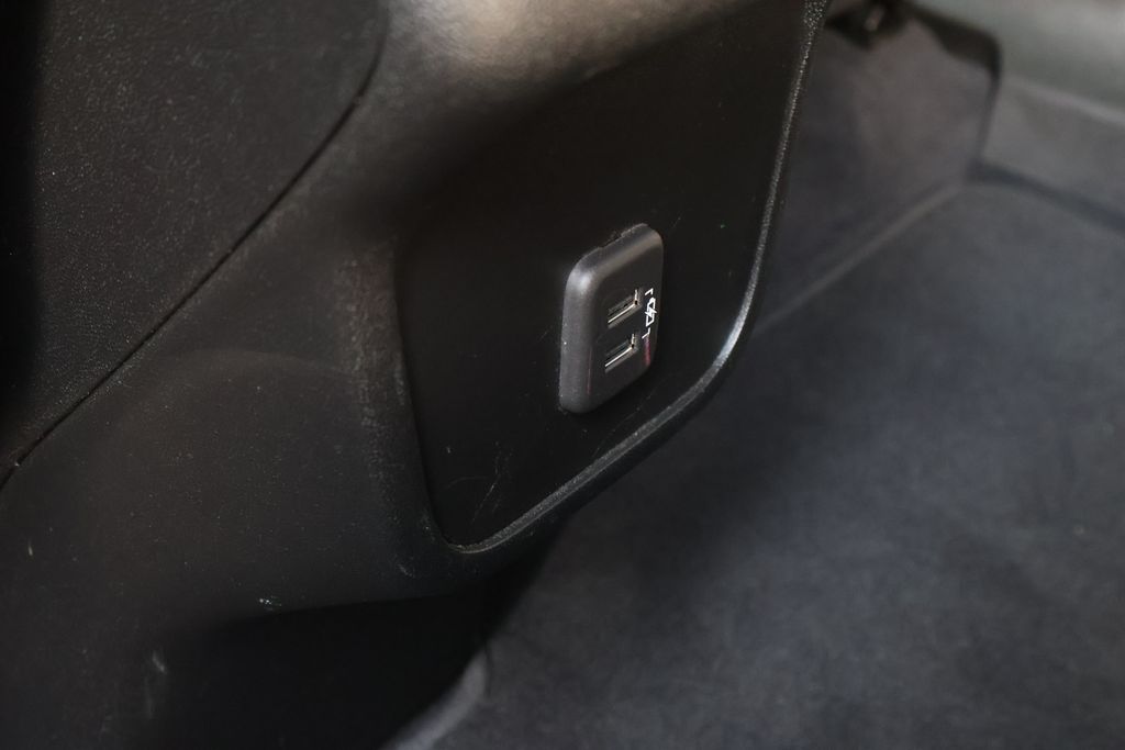 2021 Chevrolet Equinox LS 31