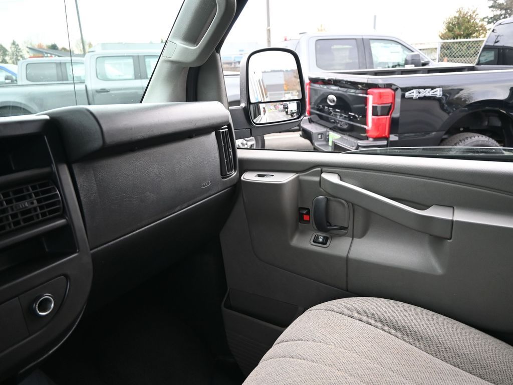 2020 Chevrolet Express Passenger RWD 3500 Extended Wheelbase LT