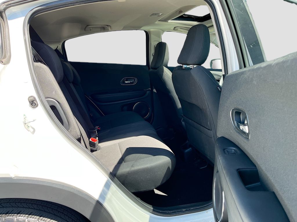 Used 2022 White Honda EX image 26