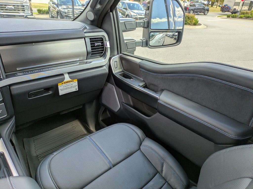 2026 Ford Super Duty F-350 SRW Platinum