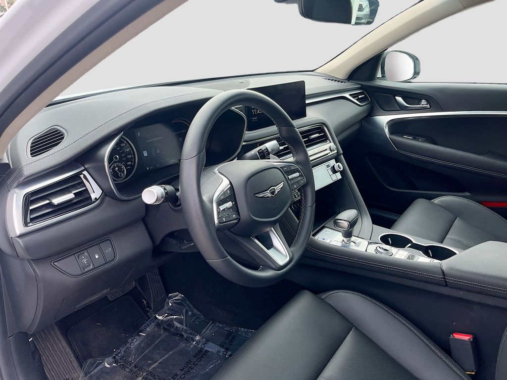 Used 2025 White Genesis 2.5T image 9