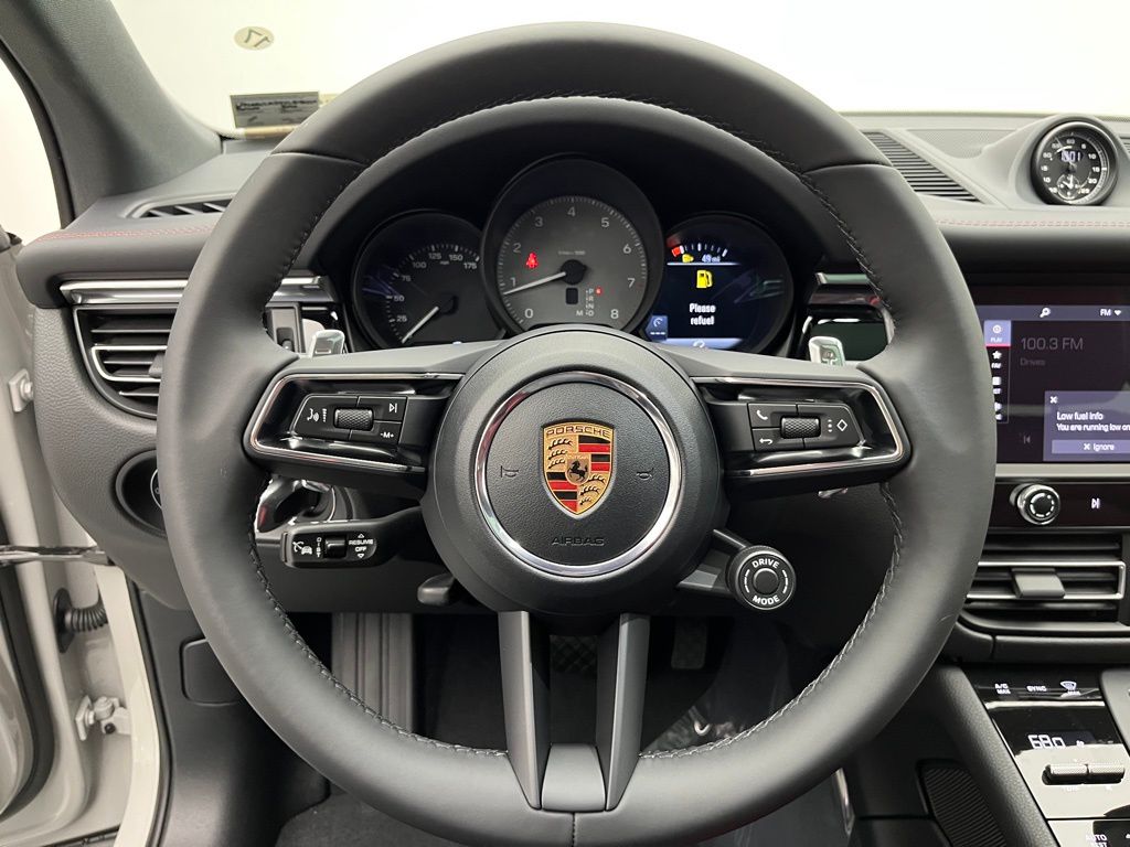 Thumbnail: 2026 Porsche Macan - 12