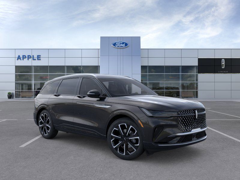 View vehicle photo 7