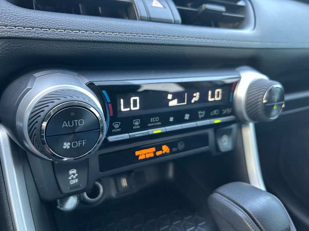 Thumbnail: 2020 Toyota RAV4 - 19