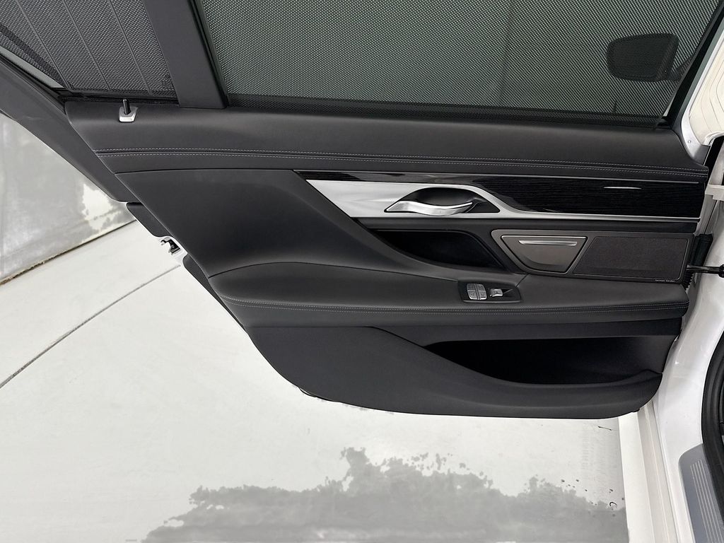 Thumbnail: 2018 BMW 7 Series - 25