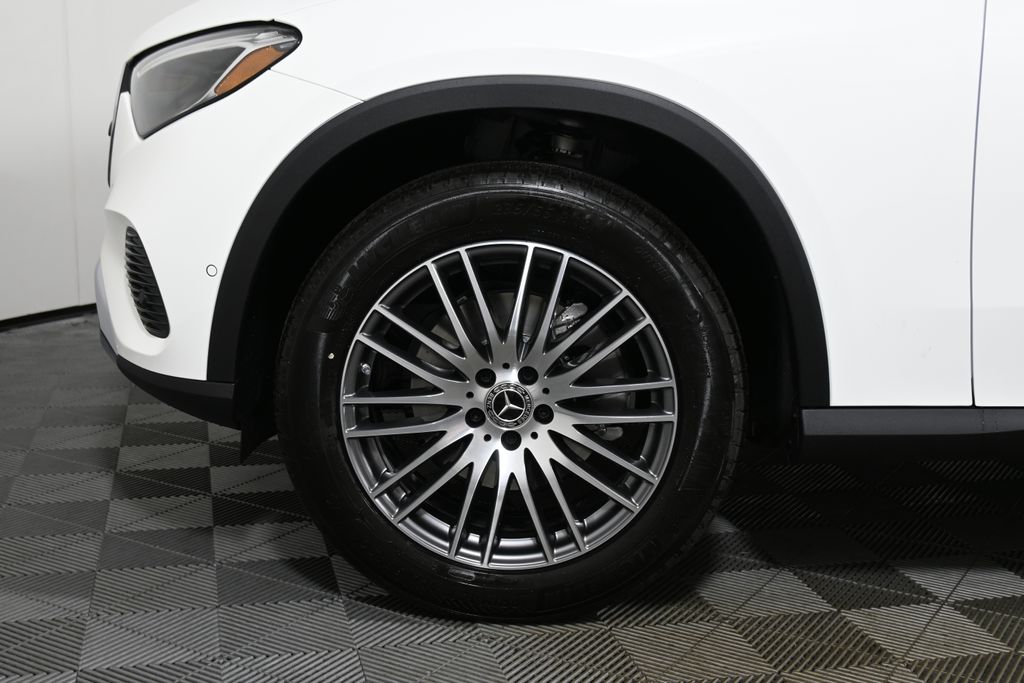 Thumbnail: 2026 Mercedes-Benz GLC - 11