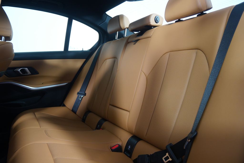 Thumbnail: 2025 BMW 3 Series - 16