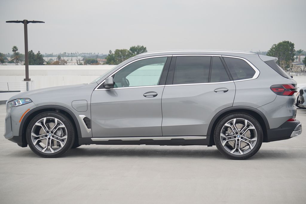 Thumbnail: 2026 BMW X5 - 4