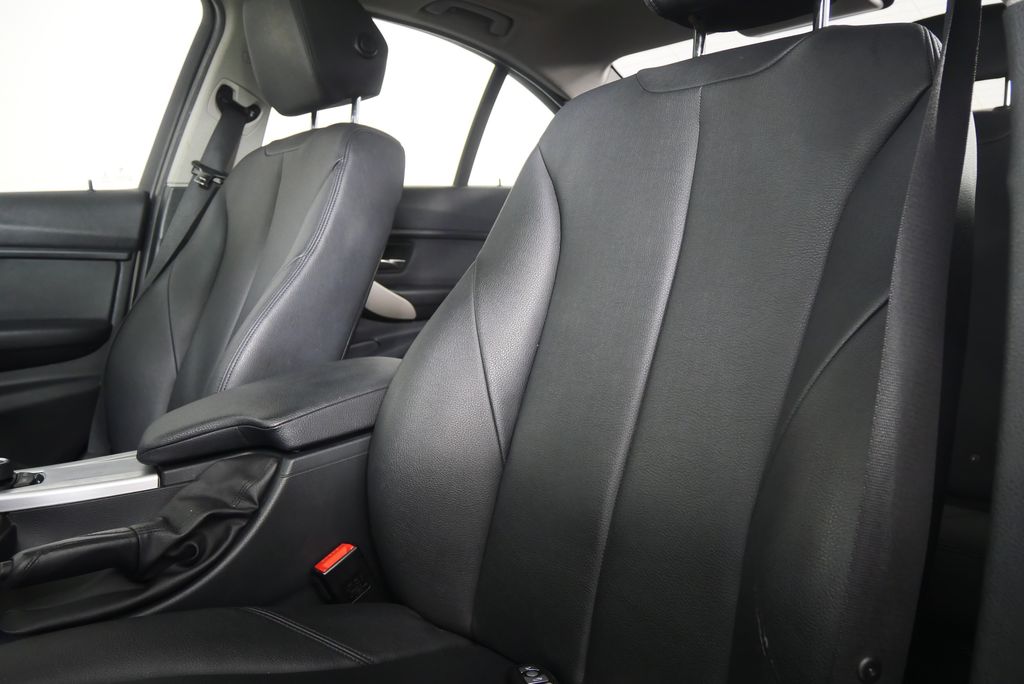 2015 BMW 3 Series 320i xDrive 11