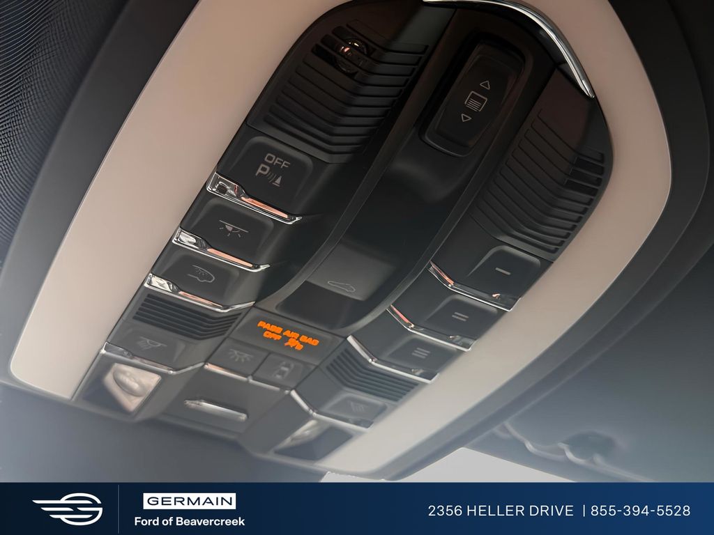 Used 2017 White Porsche Base image 12