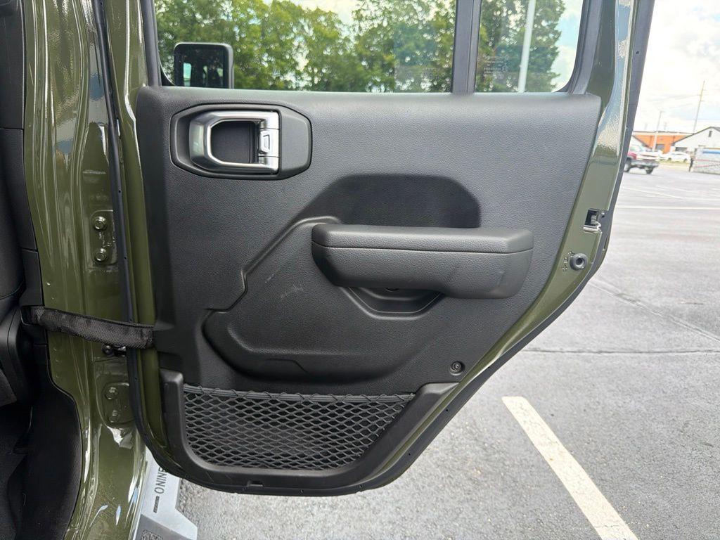 Thumbnail: 2022 Jeep Wrangler - 23