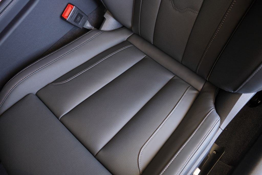 Thumbnail: 2026 BMW 8 Series - 12