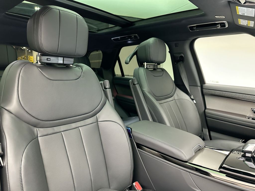 2025 Land Rover Range Rover Sport SE Dynamic 5