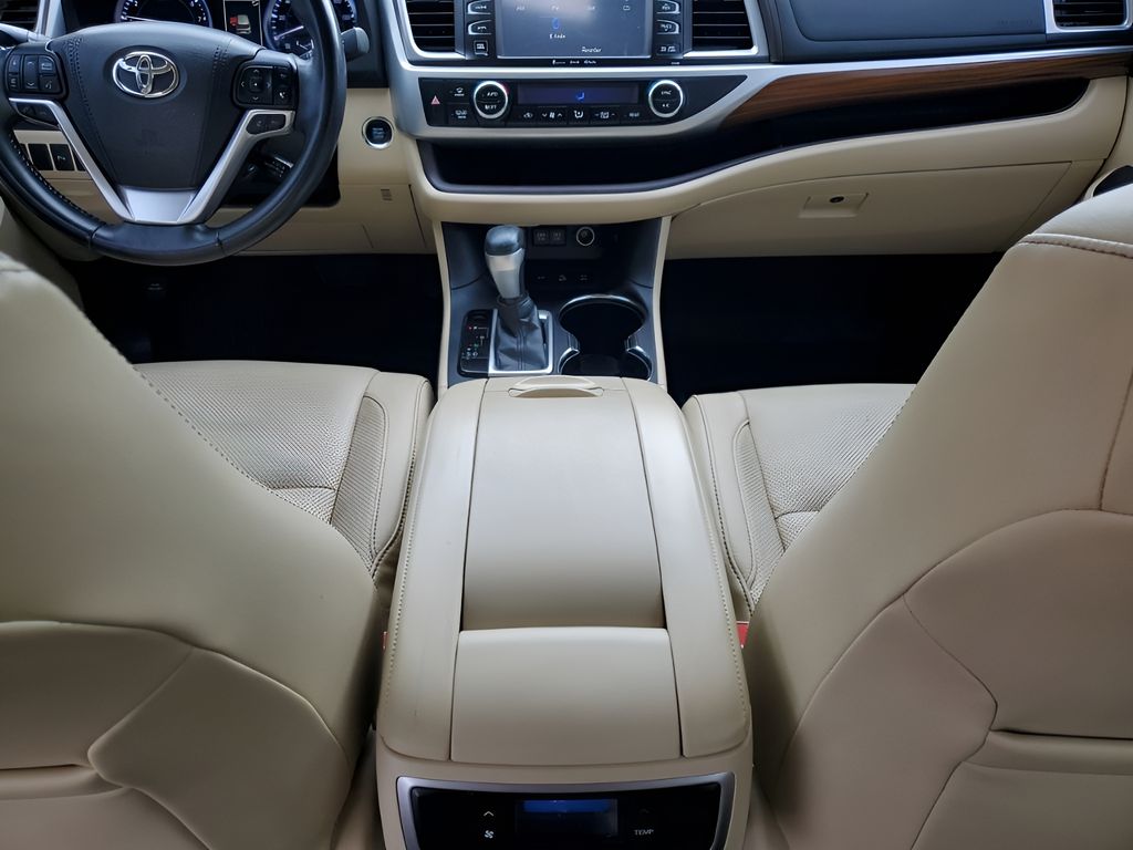 Used Car 2017 Toyota Highlander  Limited For Sale Under $25,000 In Austin, Texas