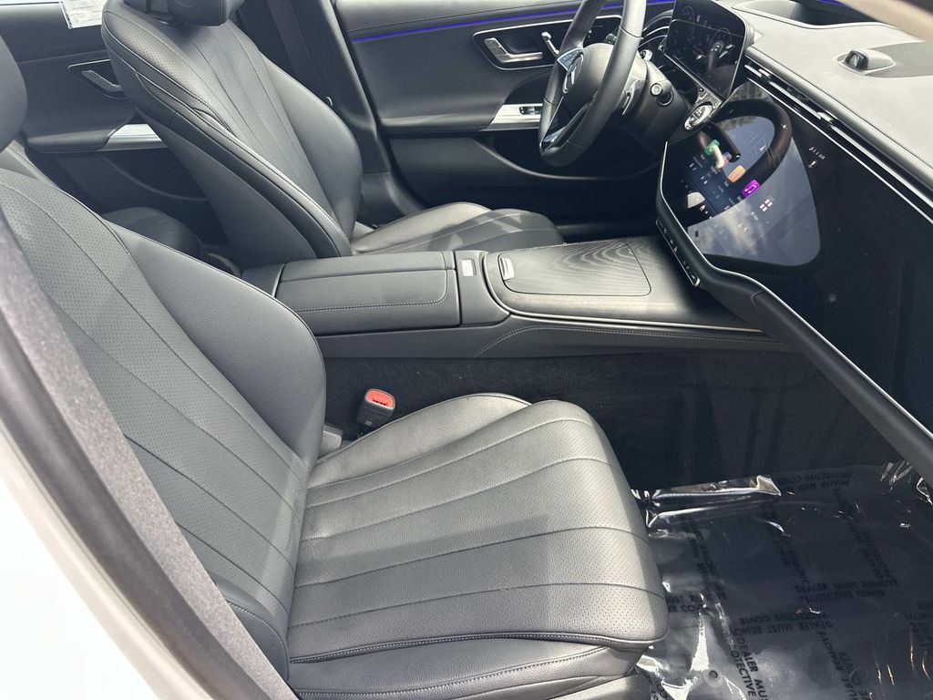 Thumbnail: 2025 Mercedes-Benz E-Class - 22