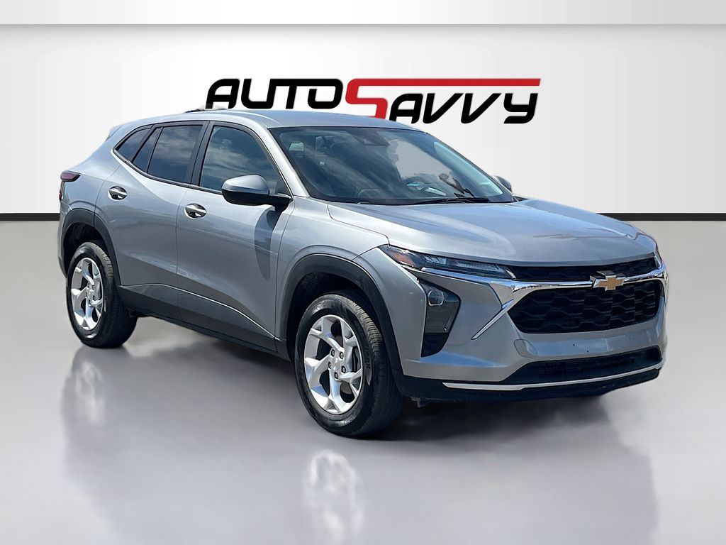 2025 Chevrolet Trax LS's photo