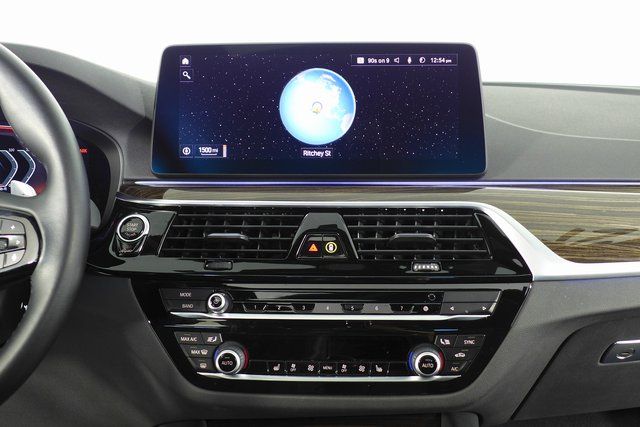 2021 BMW 5 Series 530i 25