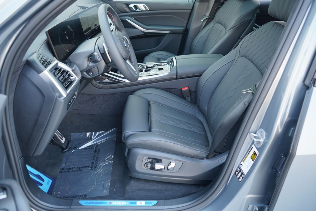 Thumbnail: 2026 BMW X7 - 11