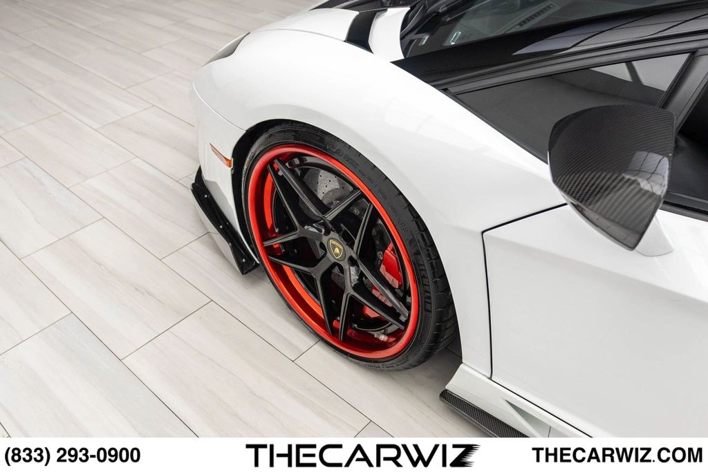 2017 Lamborghini Aventador Base - Photo 16