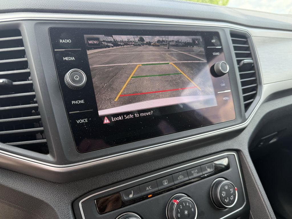 2018 Volkswagen Atlas 3.6L V6 SE Silver at Durrett Motor Company