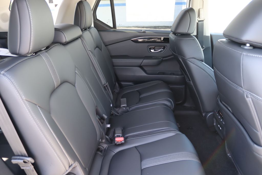 Thumbnail: 2025 Honda Pilot - 17