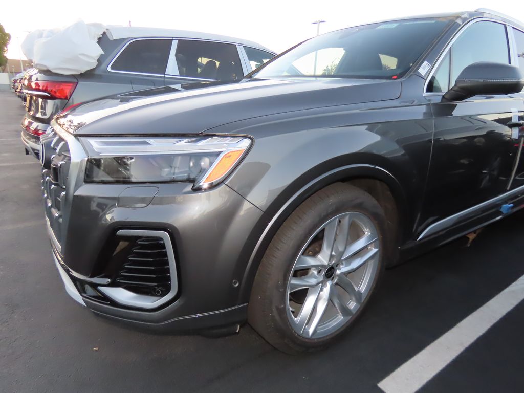 Thumbnail: 2025 Audi Q7 - 2