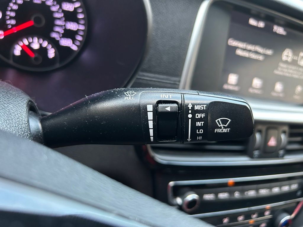 Thumbnail: 2020 Kia Optima - 21