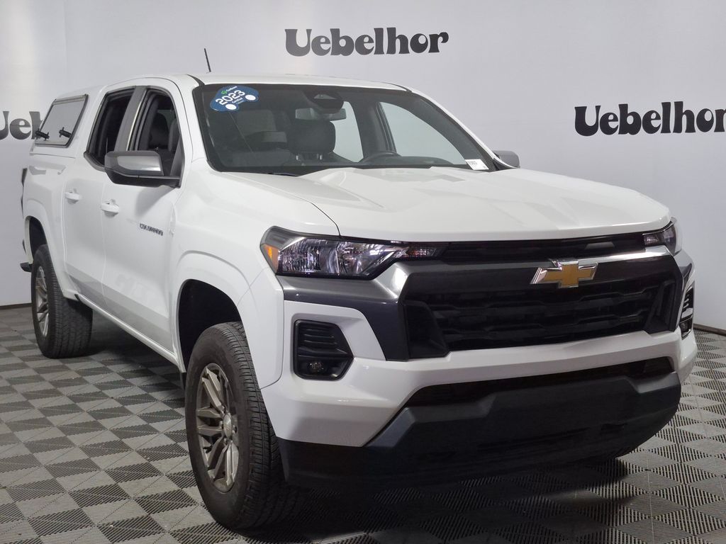 Summit White 2023 Chevrolet Colorado Pickup Truck Four-Wheel Drive 8-Speed Automatic