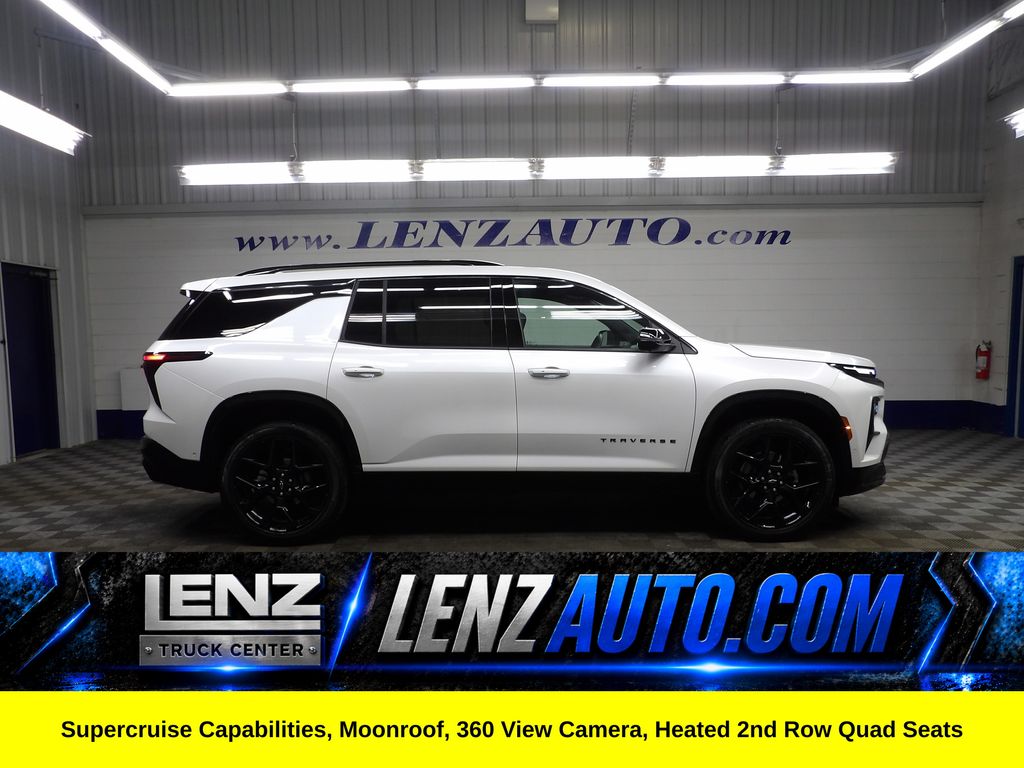 White (Iridescent Pearl Tricoat) 2025 Chevrolet Traverse SUV / Crossover Four-Wheel Drive 8-Speed Automatic