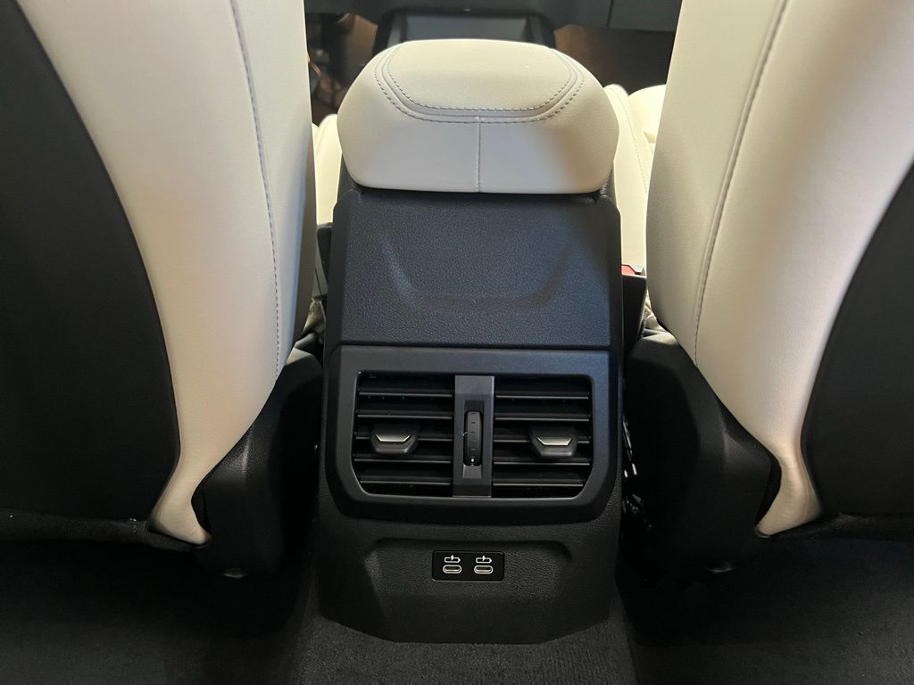 Thumbnail: 2026 BMW 2 Series - 9