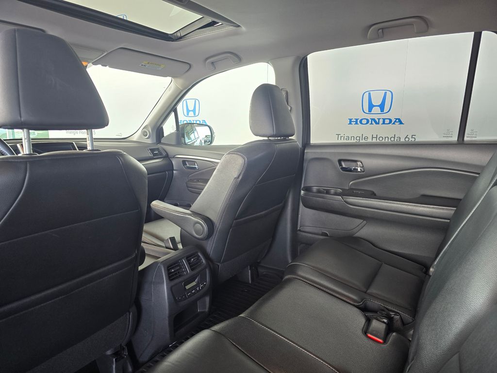 Thumbnail: 2016 Honda Pilot - 15