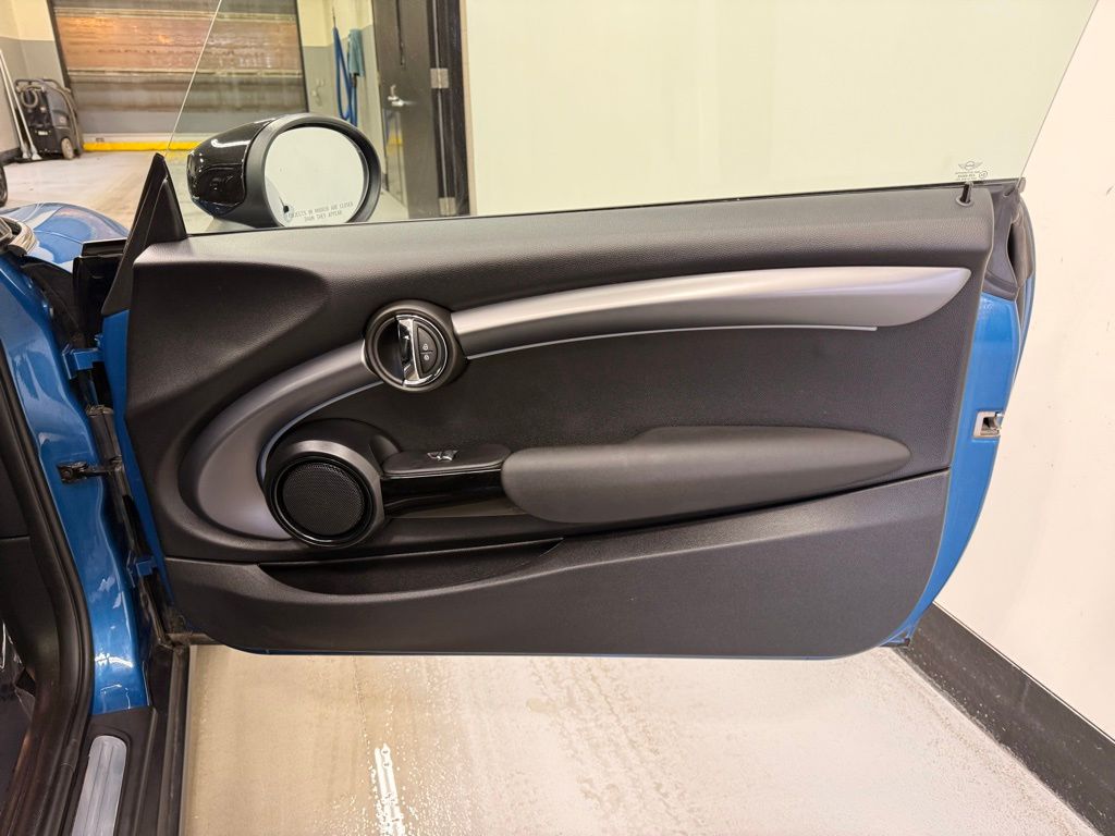 Thumbnail: 2024 MINI Cooper Convertible - 22