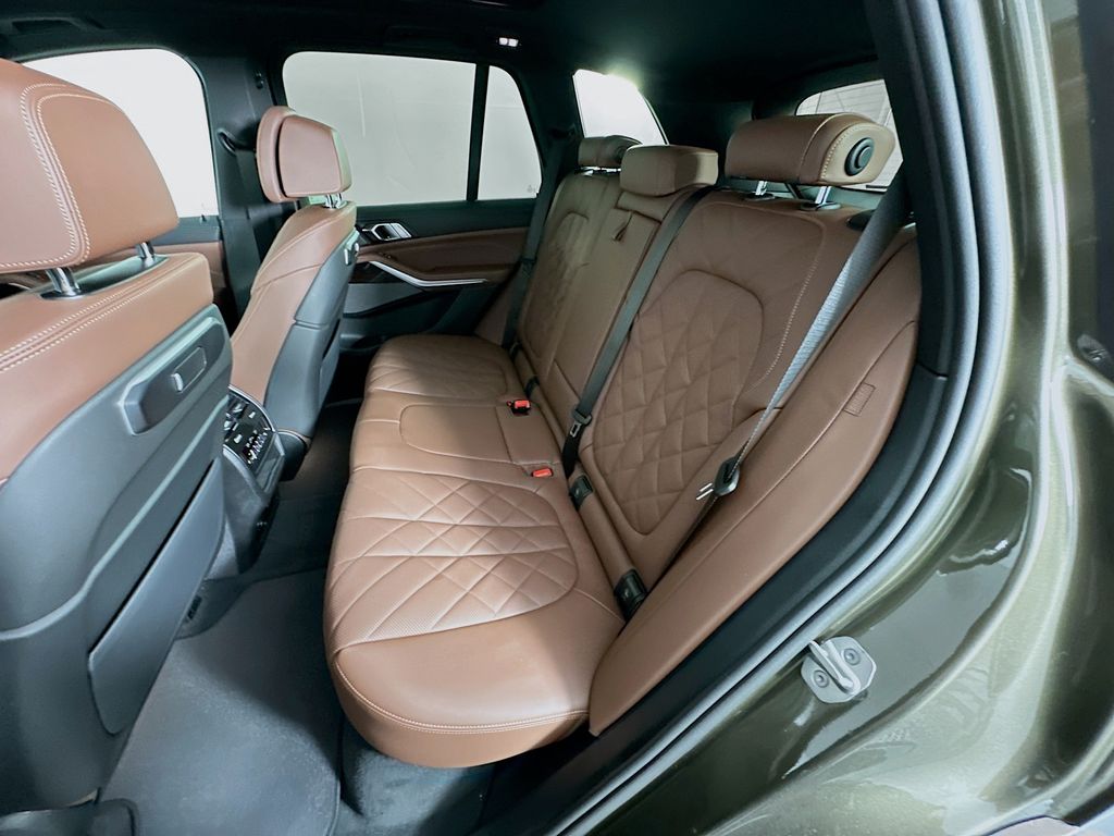 Thumbnail: 2026 BMW X5 - 17