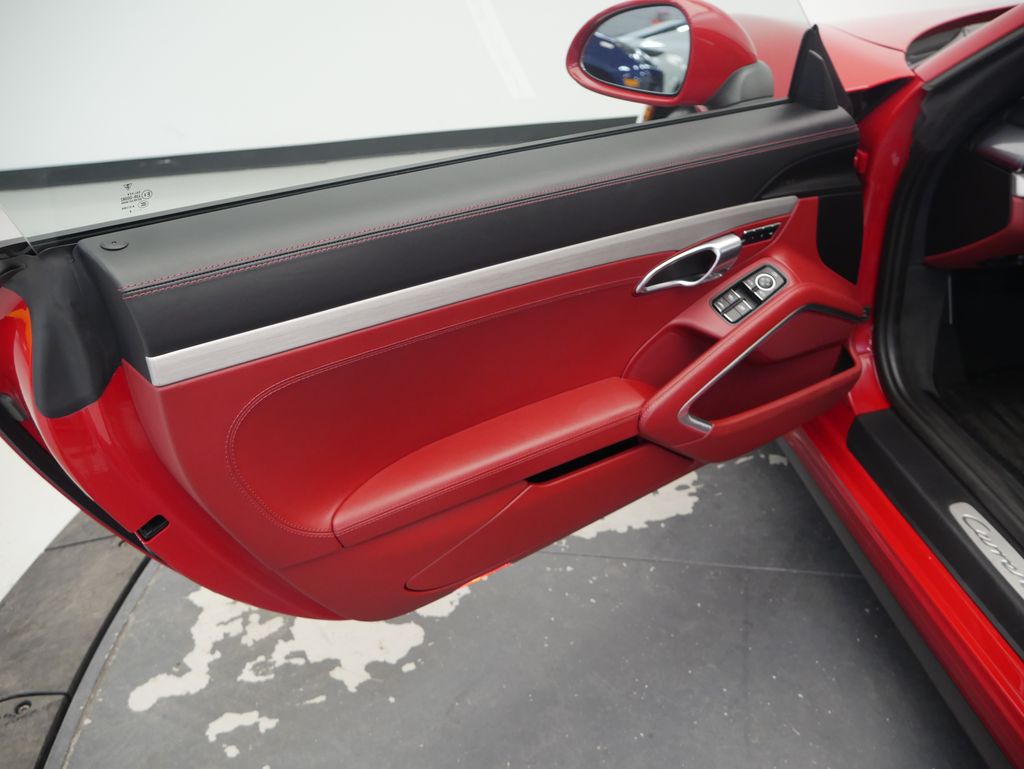 Thumbnail: 2019 Porsche 911 - 18