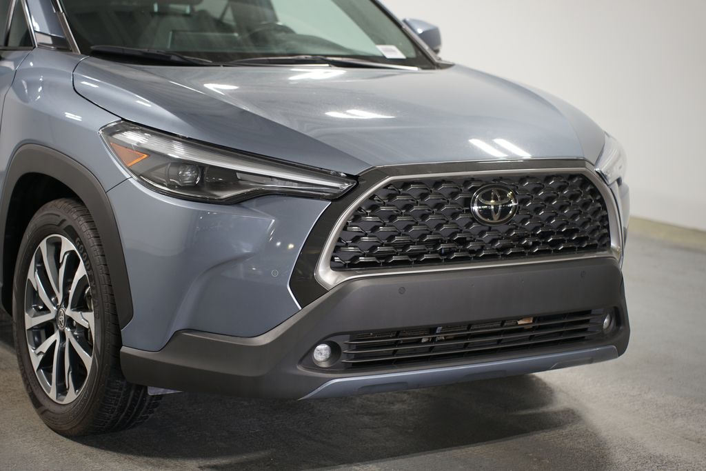 2023 Toyota Corolla Cross XLE 4