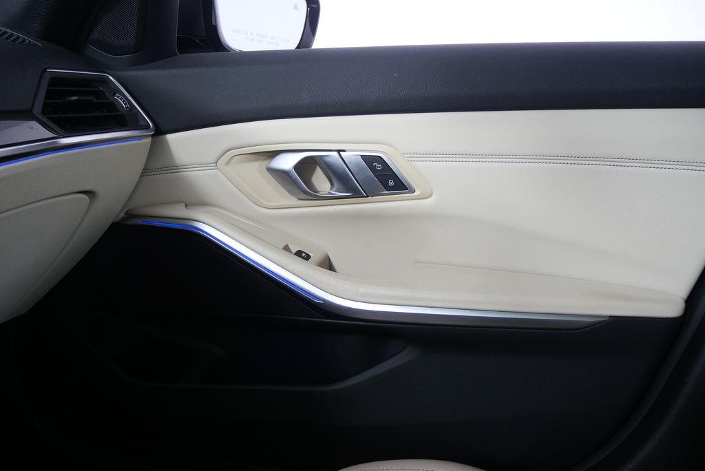 Thumbnail: 2022 BMW 3 Series - 27