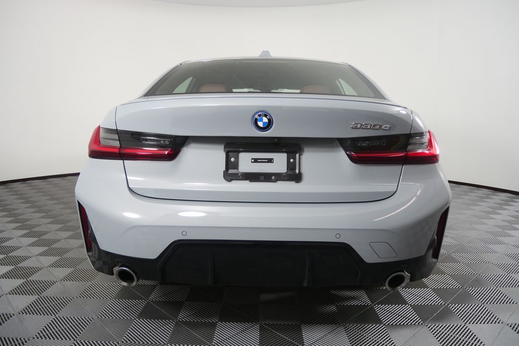 Thumbnail: 2024 BMW 3 Series - 4