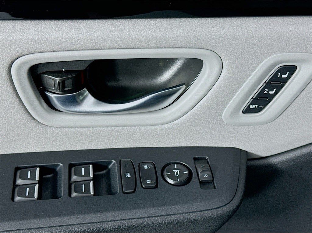 Used Car 2025 Honda Pilot  Touring For Sale Under $50,000 In Austin, Texas