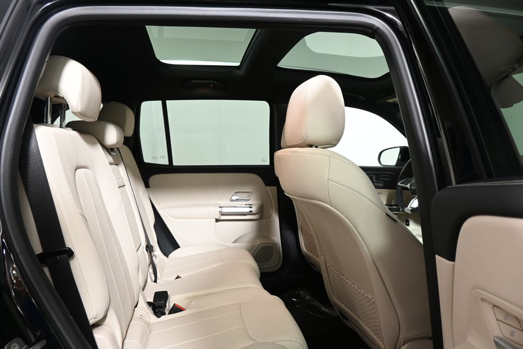 2025 Mercedes-Benz GLB 250 25