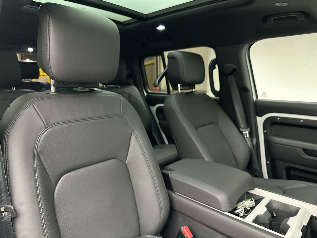 Thumbnail: 2026 Land Rover Defender - 6