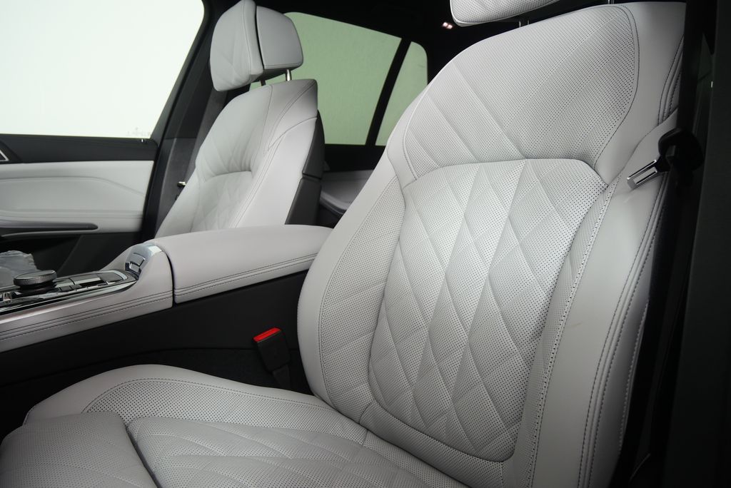 Thumbnail: 2026 BMW X5 - 10